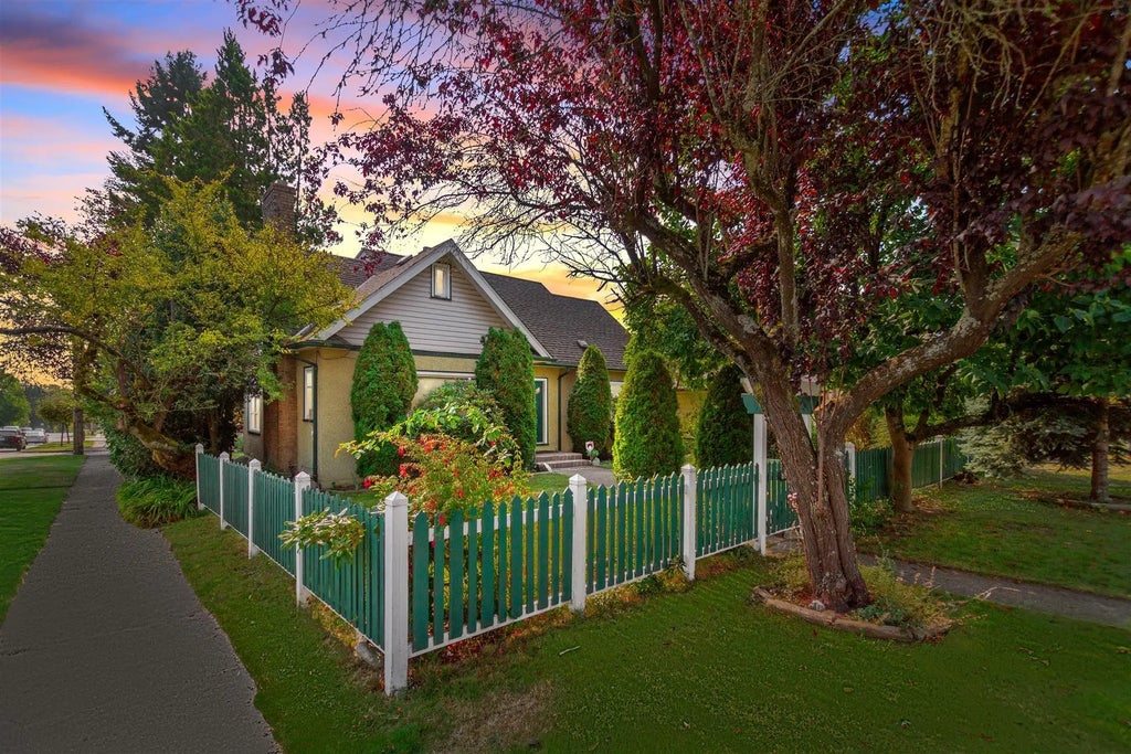 1602 Tenth Avenue, New Westminster