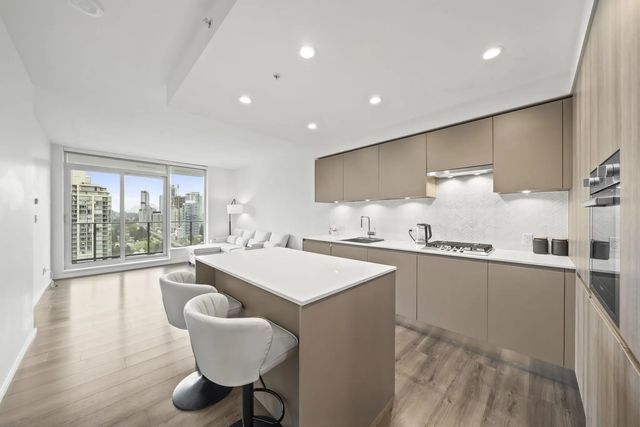 3809 Evergreen Place 2711, Burnaby