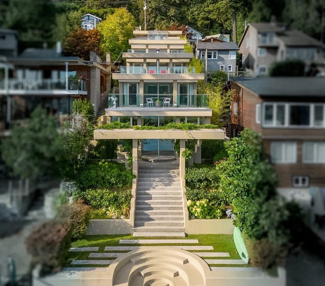 2724 Panorama Drive, North Vancouver