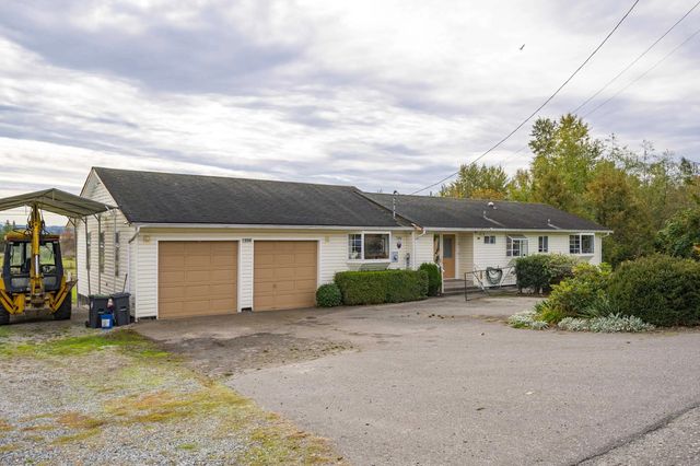 7256 Smith Crescent, Langley
