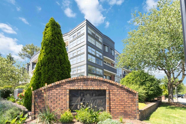 12025 207a Street 402, Maple Ridge