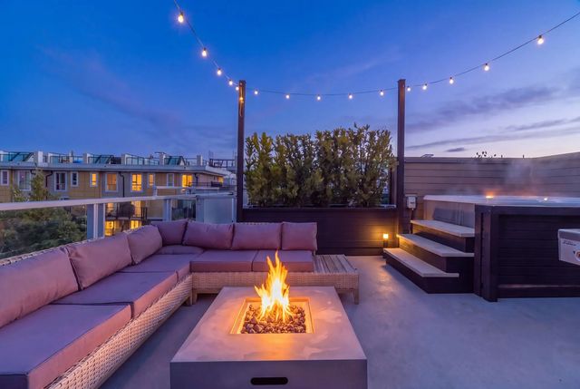 735 W 15th Street 234, North Vancouver