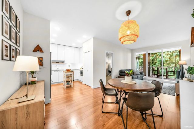 5460 Broadway 201, Burnaby