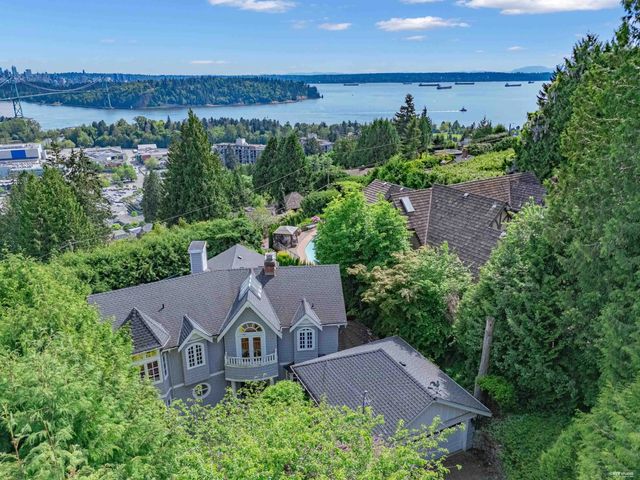 880 Younette Drive, West Vancouver