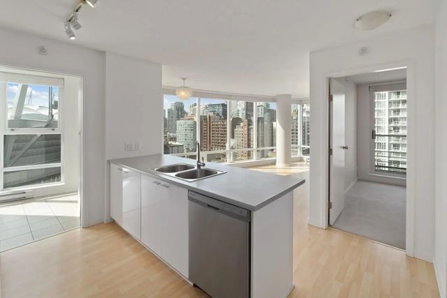 111 W Georgia Street 1503, Vancouver