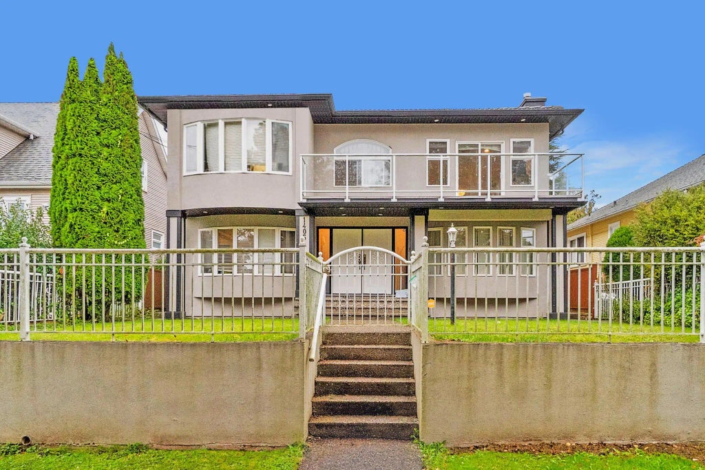 1405 Edinburgh Street, New Westminster
