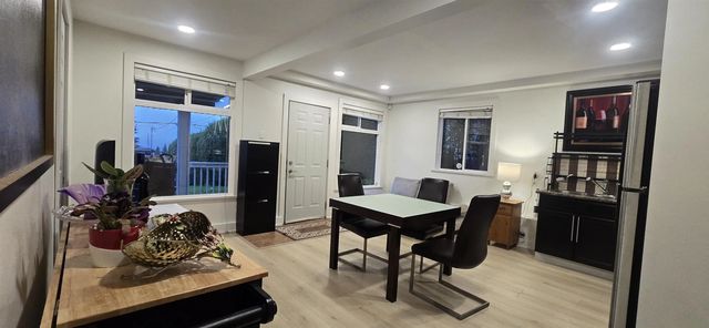 851 Calverhall St Street, North Vancouver