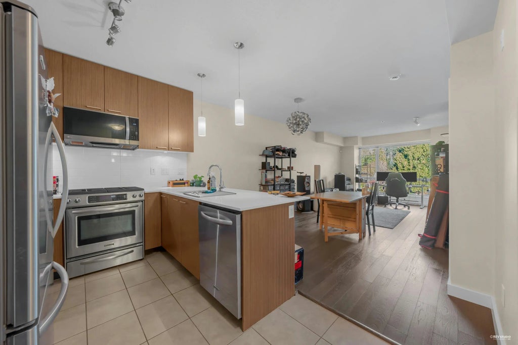 1330 Marine Drive 315, North Vancouver