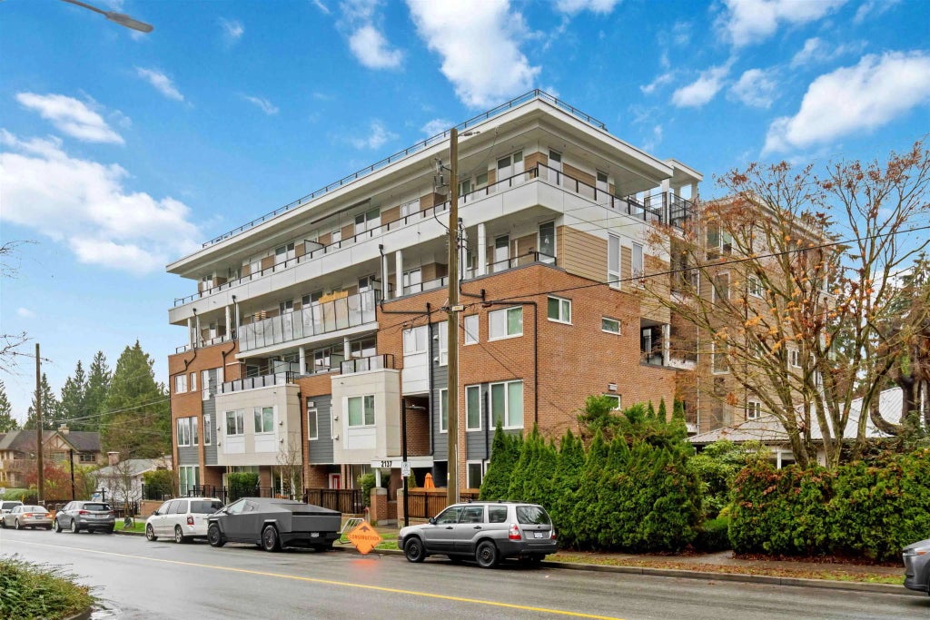 2137 Chesterfield Avenue 403, North Vancouver
