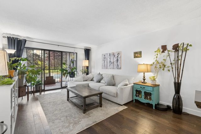127 E 4th Street 201, North Vancouver