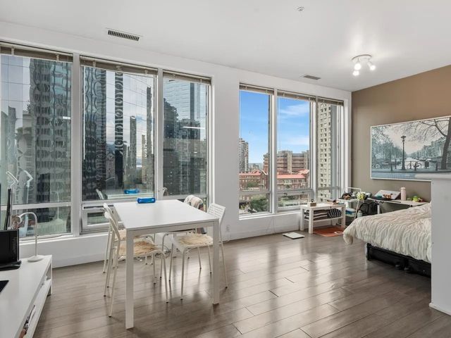 989 Nelson Street 902, Vancouver