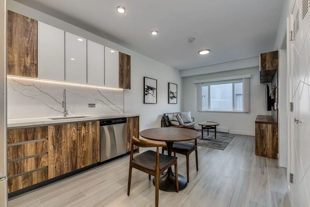 1168 Pendrell Street 203, Vancouver