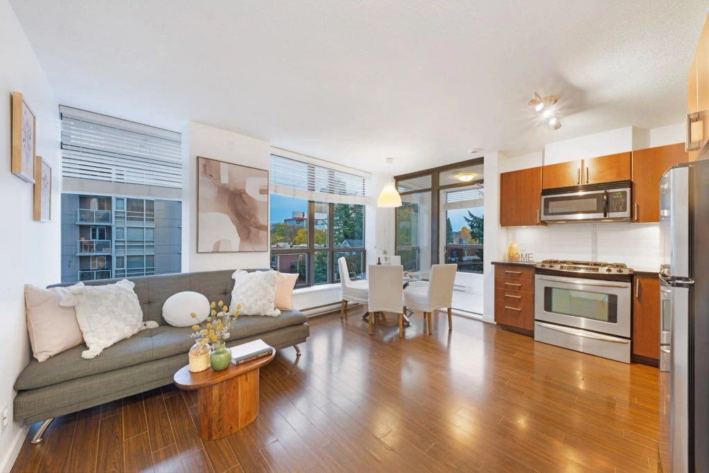 1068 W Broadway 701, Vancouver