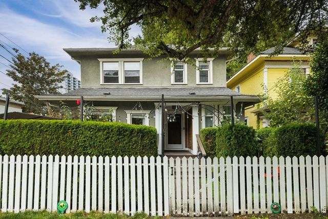 971 Nicola Street, Vancouver
