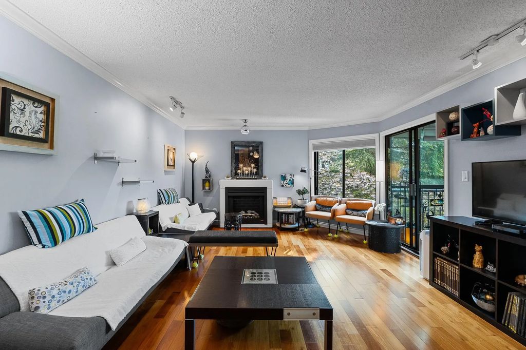 1520 Vidal Street 302, White Rock
