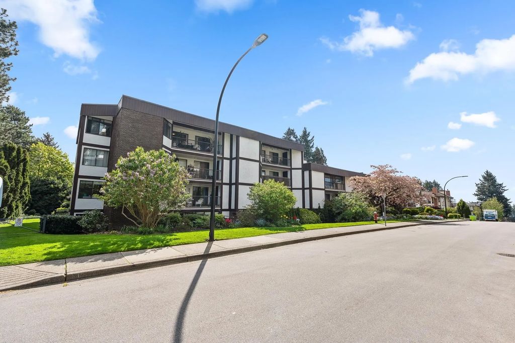 1520 Vidal Street 302, White Rock