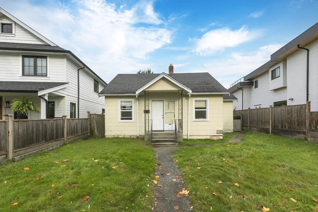 2251 Wellington Crescent, Richmond