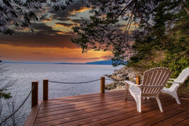 10993 Sunshine Coast Highway 10991-, Halfmoon Bay