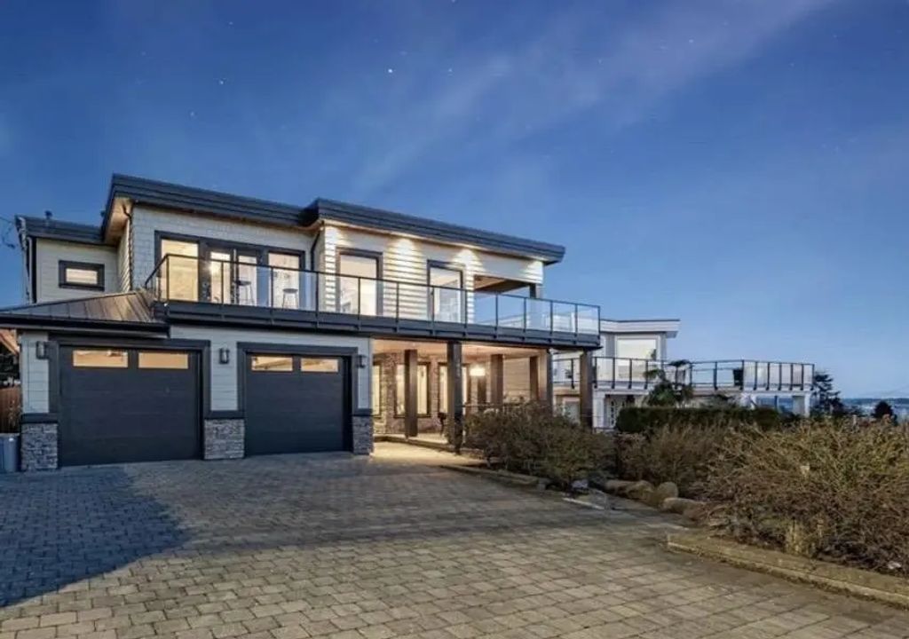 1040 Lee Street, White Rock