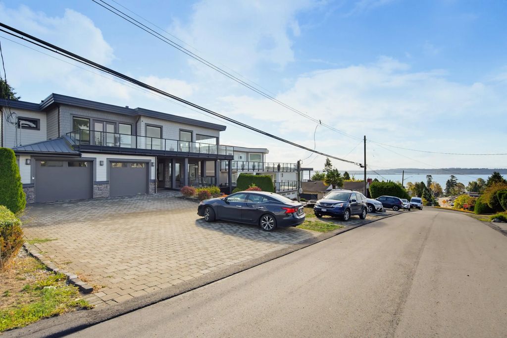 1040 Lee Street, White Rock