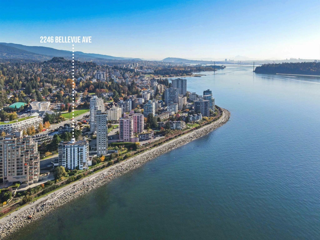 2246 Bellevue Avenue 102, West Vancouver