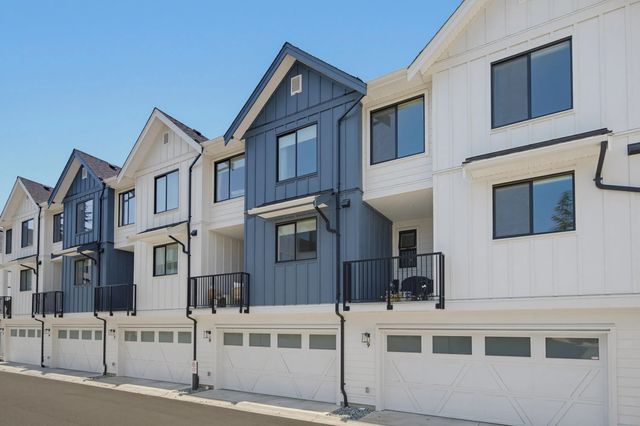 1871 165a Street 8, Surrey