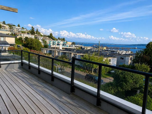 14878 Buena Vista Avenue, White Rock