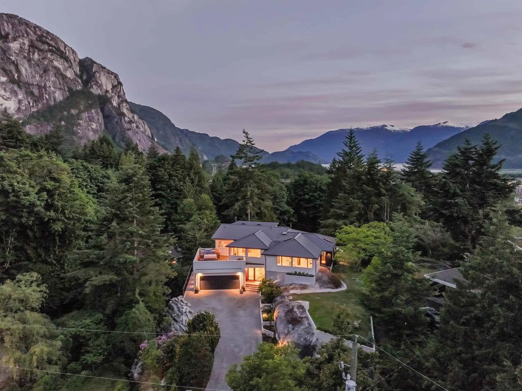 38243 Vista Crescent, Squamish