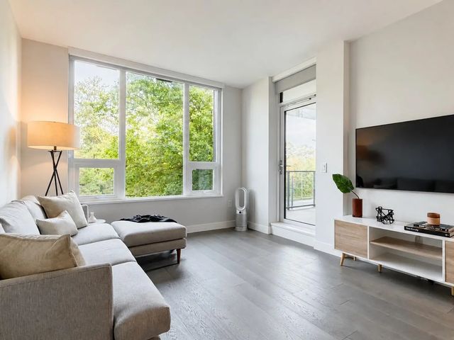 5410 Shortcut Road 303, Vancouver