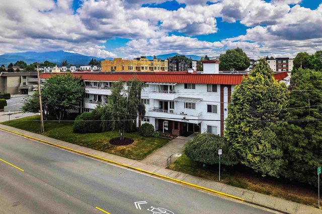 12096 222 Street 105, Maple Ridge