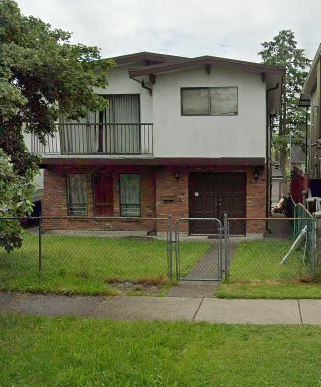 886 E 56th Avenue, Vancouver