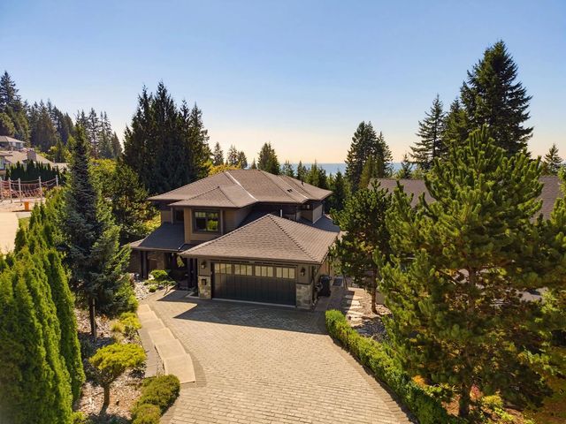 285 Monteray Avenue, North Vancouver