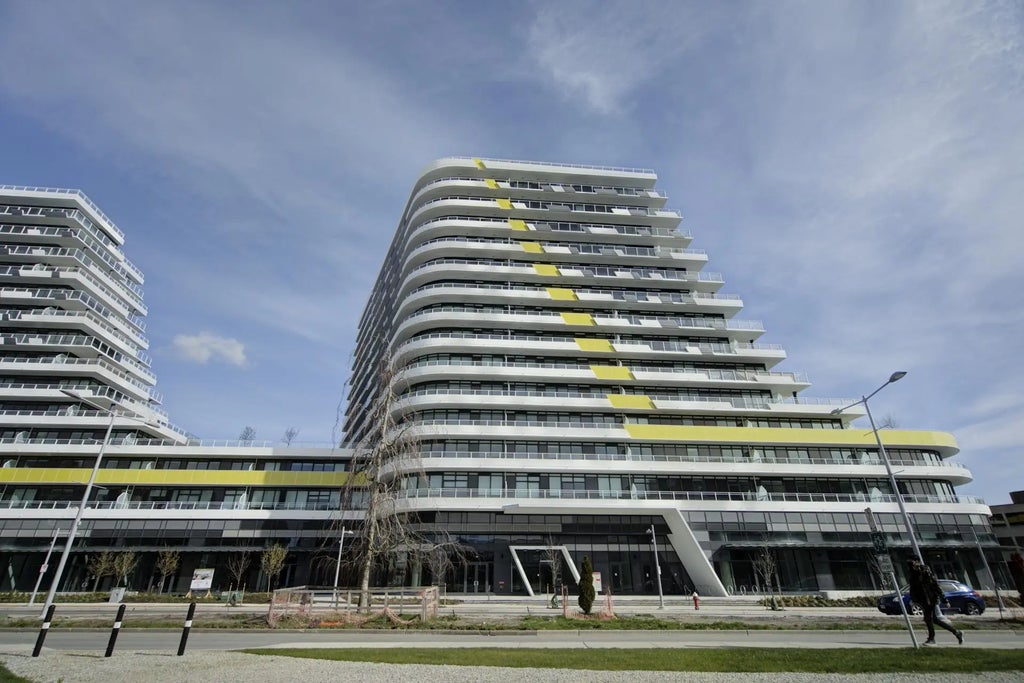 5788 Gilbert Road 1805, Richmond