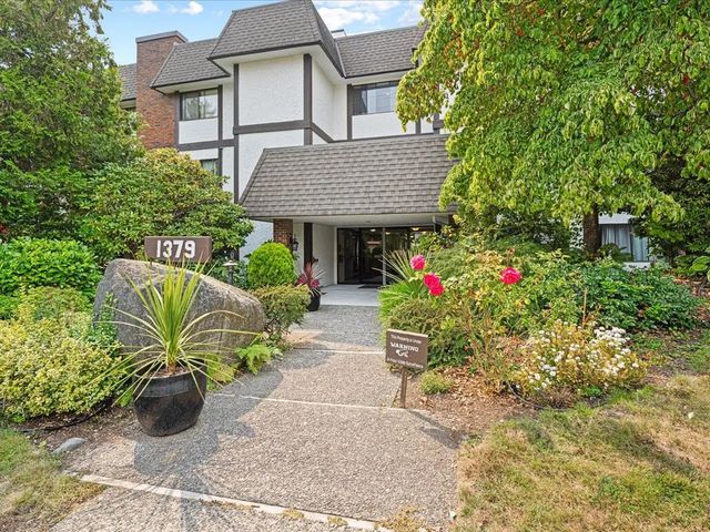 1379 Merklin Street 201, White Rock