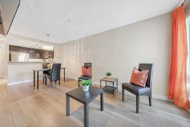 10838 City Parkway 334, Surrey