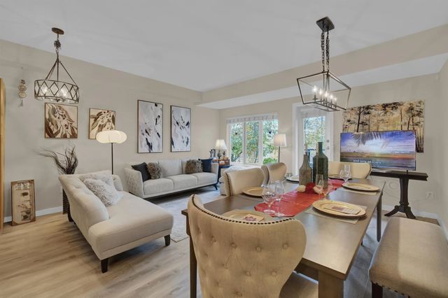 160 Shoreline Circle 111, Port Moody