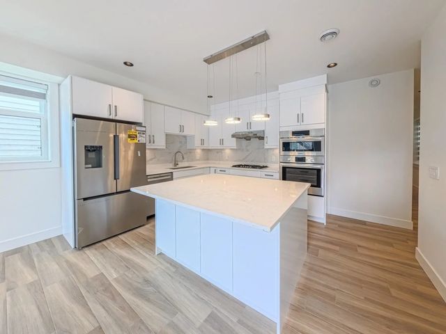 745 E 30 Avenue 3, Vancouver