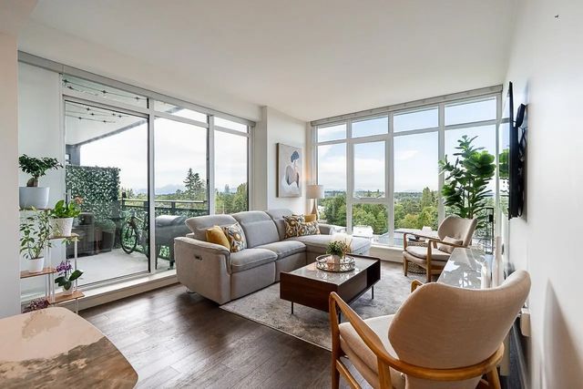 1526 Finlay Street 504, White Rock