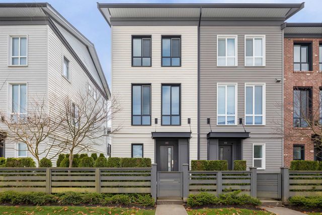 15938 27 Avenue 11, Surrey