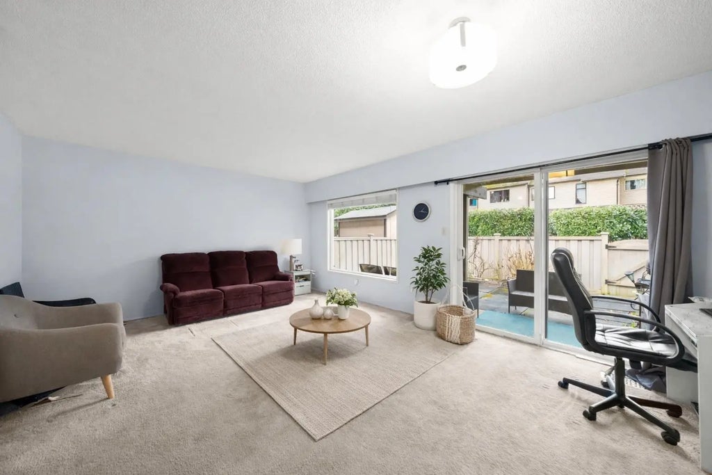 3046 Coast Meridian Road 14, Port Coquitlam