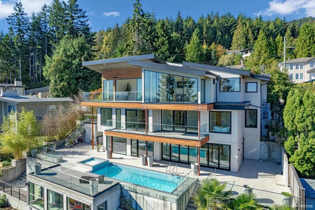 535 Craigmohr Drive, West Vancouver