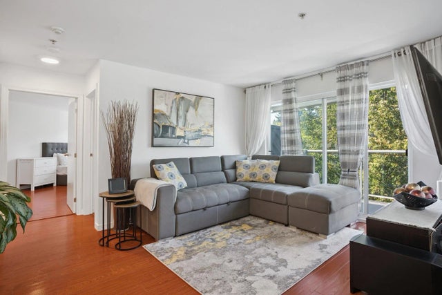 2983 Cambridge Street 402, Port Coquitlam