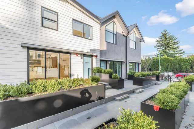 7351 Oak Street, Vancouver