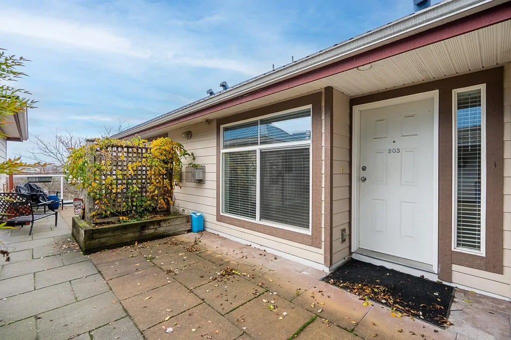 19705 56 Avenue 203, Langley