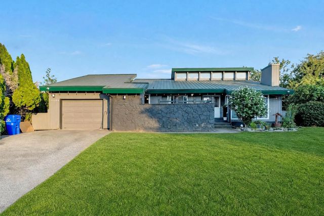 46446 Angela Avenue, Chilliwack
