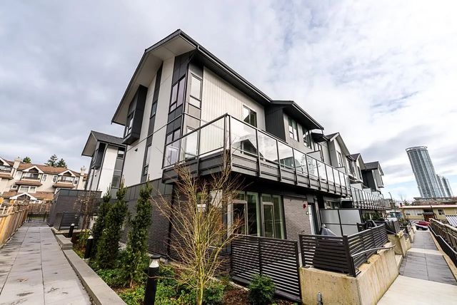 7161 17th Avenue 207, Burnaby