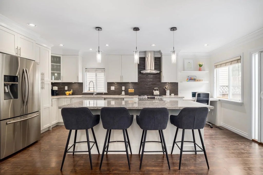 8888 216 Street 102, Langley