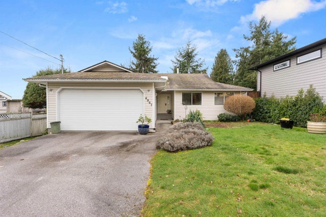 4967 Laurel Avenue, Sechelt
