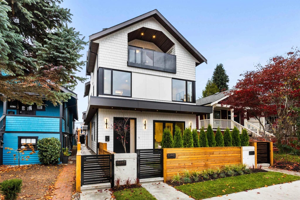 2607 Dundas Street 1, Vancouver