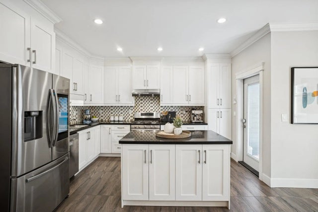 910 Delestre Avenue 102, Coquitlam